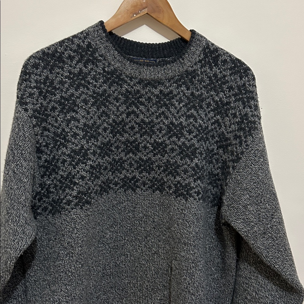 Vintage Woolrich Men's large Crewneck Sweater pure lambswool